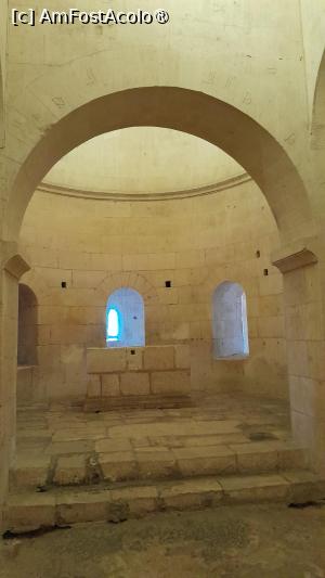 [P03] abatia Montmajour, cripta » foto by Yolanda
 - 
<span class="allrVoted glyphicon glyphicon-heart hidden" id="av1519067"></span>
<a class="m-l-10 hidden" id="sv1519067" onclick="voting_Foto_DelVot(,1519067,17531)" role="button">șterge vot <span class="glyphicon glyphicon-remove"></span></a>
<a id="v91519067" class=" c-red"  onclick="voting_Foto_SetVot(1519067)" role="button"><span class="glyphicon glyphicon-heart-empty"></span> <b>LIKE</b> = Votează poza</a> <img class="hidden"  id="f1519067W9" src="/imagini/loader.gif" border="0" /><span class="AjErrMes hidden" id="e1519067ErM"></span>