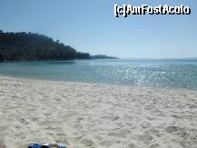 P27 [JUN-2011] din nou plaja cu nisip fin si apa albastra dimineata
