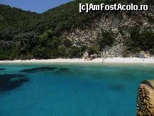 P08 [JUN-2013] Plaja accesibila doar pe apa, unde se serveste pranzul cu Odysseia