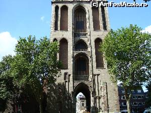 P01 [JUL-2014] Utrecht... intalnire cu amfitrionul orasului... Domtoren, pe sub arcul turnului trec bicicletele... 