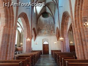 [P25] Uppsala, Biserica Sfânta Treime, Nava Centrală separată prin coloane și arcade de Navele laterale și ușa de la intrare » foto by mprofeanu
 - 
<span class="allrVoted glyphicon glyphicon-heart hidden" id="av1513401"></span>
<a class="m-l-10 hidden" id="sv1513401" onclick="voting_Foto_DelVot(,1513401,17905)" role="button">șterge vot <span class="glyphicon glyphicon-remove"></span></a>
<a id="v91513401" class=" c-red"  onclick="voting_Foto_SetVot(1513401)" role="button"><span class="glyphicon glyphicon-heart-empty"></span> <b>LIKE</b> = Votează poza</a> <img class="hidden"  id="f1513401W9" src="/imagini/loader.gif" border="0" /><span class="AjErrMes hidden" id="e1513401ErM"></span>