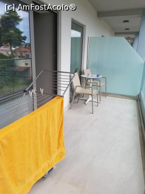 [P13] balconul:nu e la fel de mare la toate camerele,(la prietenii nostri n-a fost),am jucat fotbal in balcon,binenteles in ora de liniste. » foto by marinescudinu
 - 
<span class="allrVoted glyphicon glyphicon-heart hidden" id="av983126"></span>
<a class="m-l-10 hidden" id="sv983126" onclick="voting_Foto_DelVot(,983126,17934)" role="button">șterge vot <span class="glyphicon glyphicon-remove"></span></a>
<a id="v9983126" class=" c-red"  onclick="voting_Foto_SetVot(983126)" role="button"><span class="glyphicon glyphicon-heart-empty"></span> <b>LIKE</b> = Votează poza</a> <img class="hidden"  id="f983126W9" src="/imagini/loader.gif" border="0" /><span class="AjErrMes hidden" id="e983126ErM"></span>