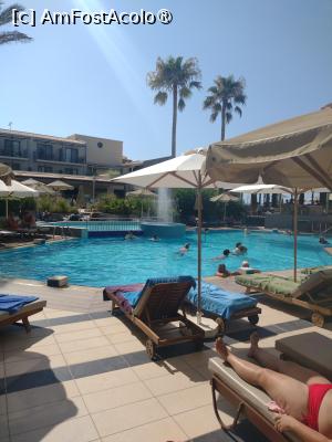 [P32] piscina Pearl Beach Hotel » foto by michaela_1961
 - 
<span class="allrVoted glyphicon glyphicon-heart hidden" id="av1466560"></span>
<a class="m-l-10 hidden" id="sv1466560" onclick="voting_Foto_DelVot(,1466560,17973)" role="button">șterge vot <span class="glyphicon glyphicon-remove"></span></a>
<a id="v91466560" class=" c-red"  onclick="voting_Foto_SetVot(1466560)" role="button"><span class="glyphicon glyphicon-heart-empty"></span> <b>LIKE</b> = Votează poza</a> <img class="hidden"  id="f1466560W9" src="/imagini/loader.gif" border="0" /><span class="AjErrMes hidden" id="e1466560ErM"></span>