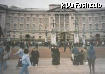 [P02] Palatul Buckingham si vizitatorii » foto by luciaoradea
 - 
<span class="allrVoted glyphicon glyphicon-heart hidden" id="av172415"></span>
<a class="m-l-10 hidden" id="sv172415" onclick="voting_Foto_DelVot(,172415,18079)" role="button">șterge vot <span class="glyphicon glyphicon-remove"></span></a>
<a id="v9172415" class=" c-red"  onclick="voting_Foto_SetVot(172415)" role="button"><span class="glyphicon glyphicon-heart-empty"></span> <b>LIKE</b> = Votează poza</a> <img class="hidden"  id="f172415W9" src="/imagini/loader.gif" border="0" /><span class="AjErrMes hidden" id="e172415ErM"></span>