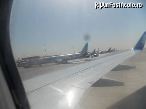 [P07] Fly Dubai pe aeroport » foto by mprofeanu
 - 
<span class="allrVoted glyphicon glyphicon-heart hidden" id="av611640"></span>
<a class="m-l-10 hidden" id="sv611640" onclick="voting_Foto_DelVot(,611640,18315)" role="button">șterge vot <span class="glyphicon glyphicon-remove"></span></a>
<a id="v9611640" class=" c-red"  onclick="voting_Foto_SetVot(611640)" role="button"><span class="glyphicon glyphicon-heart-empty"></span> <b>LIKE</b> = Votează poza</a> <img class="hidden"  id="f611640W9" src="/imagini/loader.gif" border="0" /><span class="AjErrMes hidden" id="e611640ErM"></span>