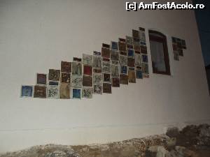 P14 [AUG-2013] Epozitie stradala de picturi (pe peretele unei locuinte) 