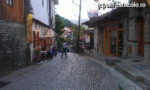 P07 [JUN-2014] Stradă comercială din Metsovo, regiunea Epir, Grecia. 