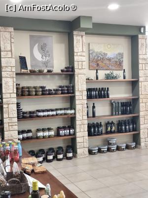 [P50] Konakis Olive Oil & Olives » foto by ilee
 - 
<span class="allrVoted glyphicon glyphicon-heart hidden" id="av1540774"></span>
<a class="m-l-10 hidden" id="sv1540774" onclick="voting_Foto_DelVot(,1540774,18403)" role="button">șterge vot <span class="glyphicon glyphicon-remove"></span></a>
<a id="v91540774" class=" c-red"  onclick="voting_Foto_SetVot(1540774)" role="button"><span class="glyphicon glyphicon-heart-empty"></span> <b>LIKE</b> = Votează poza</a> <img class="hidden"  id="f1540774W9" src="/imagini/loader.gif" border="0" /><span class="AjErrMes hidden" id="e1540774ErM"></span>