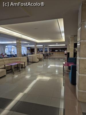 [P13] Hotel Fuengirola Park - prin loby » foto by ANILU
 - 
<span class="allrVoted glyphicon glyphicon-heart hidden" id="av1486175"></span>
<a class="m-l-10 hidden" id="sv1486175" onclick="voting_Foto_DelVot(,1486175,18616)" role="button">șterge vot <span class="glyphicon glyphicon-remove"></span></a>
<a id="v91486175" class=" c-red"  onclick="voting_Foto_SetVot(1486175)" role="button"><span class="glyphicon glyphicon-heart-empty"></span> <b>LIKE</b> = Votează poza</a> <img class="hidden"  id="f1486175W9" src="/imagini/loader.gif" border="0" /><span class="AjErrMes hidden" id="e1486175ErM"></span>