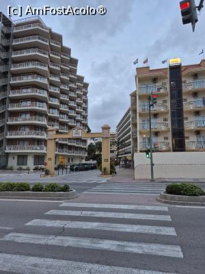 [P09] Hotel Fuengirola Park - aici se vede accesul spre hotel din bulevard » foto by ANILU
 - 
<span class="allrVoted glyphicon glyphicon-heart hidden" id="av1486171"></span>
<a class="m-l-10 hidden" id="sv1486171" onclick="voting_Foto_DelVot(,1486171,18616)" role="button">șterge vot <span class="glyphicon glyphicon-remove"></span></a>
<a id="v91486171" class=" c-red"  onclick="voting_Foto_SetVot(1486171)" role="button"><span class="glyphicon glyphicon-heart-empty"></span> <b>LIKE</b> = Votează poza</a> <img class="hidden"  id="f1486171W9" src="/imagini/loader.gif" border="0" /><span class="AjErrMes hidden" id="e1486171ErM"></span>