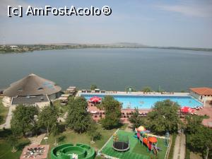 [P48] Fotografie realizată de la cel mai înalt nivel al platformei de observare de la Puflene Resort. Se observă o parte dintre amenajările complexului, dar și lacul sau chiar localitatea Murighiol.  » foto by Floryn81
 - 
<span class="allrVoted glyphicon glyphicon-heart hidden" id="av811989"></span>
<a class="m-l-10 hidden" id="sv811989" onclick="voting_Foto_DelVot(,811989,18727)" role="button">șterge vot <span class="glyphicon glyphicon-remove"></span></a>
<a id="v9811989" class=" c-red"  onclick="voting_Foto_SetVot(811989)" role="button"><span class="glyphicon glyphicon-heart-empty"></span> <b>LIKE</b> = Votează poza</a> <img class="hidden"  id="f811989W9" src="/imagini/loader.gif" border="0" /><span class="AjErrMes hidden" id="e811989ErM"></span>