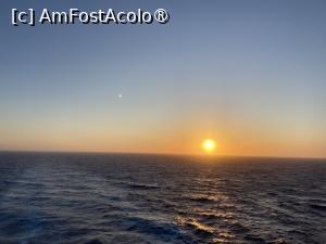 [P34] În croazieră cu Costa Fortuna - apus » foto by nicole33
 - 
<span class="allrVoted glyphicon glyphicon-heart hidden" id="av1543054"></span>
<a class="m-l-10 hidden" id="sv1543054" onclick="voting_Foto_DelVot(,1543054,18730)" role="button">șterge vot <span class="glyphicon glyphicon-remove"></span></a>
<a id="v91543054" class=" c-red"  onclick="voting_Foto_SetVot(1543054)" role="button"><span class="glyphicon glyphicon-heart-empty"></span> <b>LIKE</b> = Votează poza</a> <img class="hidden"  id="f1543054W9" src="/imagini/loader.gif" border="0" /><span class="AjErrMes hidden" id="e1543054ErM"></span>