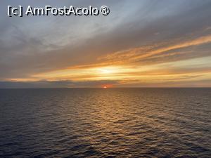 [P91] În croazieră cu Costa Fortuna - alt apus » foto by nicole33
 - 
<span class="allrVoted glyphicon glyphicon-heart hidden" id="av1543111"></span>
<a class="m-l-10 hidden" id="sv1543111" onclick="voting_Foto_DelVot(,1543111,18730)" role="button">șterge vot <span class="glyphicon glyphicon-remove"></span></a>
<a id="v91543111" class=" c-red"  onclick="voting_Foto_SetVot(1543111)" role="button"><span class="glyphicon glyphicon-heart-empty"></span> <b>LIKE</b> = Votează poza</a> <img class="hidden"  id="f1543111W9" src="/imagini/loader.gif" border="0" /><span class="AjErrMes hidden" id="e1543111ErM"></span>