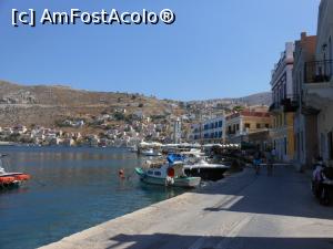 [P45] Pe mare, la Symi - Portul.  » foto by iulianic
 - 
<span class="allrVoted glyphicon glyphicon-heart hidden" id="av1020881"></span>
<a class="m-l-10 hidden" id="sv1020881" onclick="voting_Foto_DelVot(,1020881,18817)" role="button">șterge vot <span class="glyphicon glyphicon-remove"></span></a>
<a id="v91020881" class=" c-red"  onclick="voting_Foto_SetVot(1020881)" role="button"><span class="glyphicon glyphicon-heart-empty"></span> <b>LIKE</b> = Votează poza</a> <img class="hidden"  id="f1020881W9" src="/imagini/loader.gif" border="0" /><span class="AjErrMes hidden" id="e1020881ErM"></span>