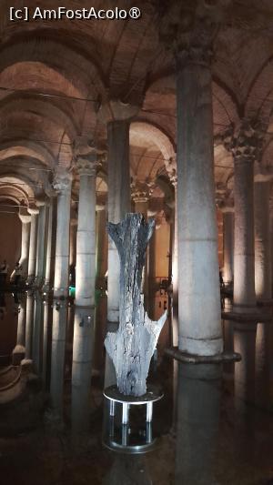 [P25] interior Cisterna Basilica, decor din sticla » foto by Yolanda
 - 
<span class="allrVoted glyphicon glyphicon-heart hidden" id="av1501905"></span>
<a class="m-l-10 hidden" id="sv1501905" onclick="voting_Foto_DelVot(,1501905,18902)" role="button">șterge vot <span class="glyphicon glyphicon-remove"></span></a>
<a id="v91501905" class=" c-red"  onclick="voting_Foto_SetVot(1501905)" role="button"><span class="glyphicon glyphicon-heart-empty"></span> <b>LIKE</b> = Votează poza</a> <img class="hidden"  id="f1501905W9" src="/imagini/loader.gif" border="0" /><span class="AjErrMes hidden" id="e1501905ErM"></span>