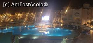 [P03] Piscina deschisa pana la ora 22 » foto by Miha S
 - 
<span class="allrVoted glyphicon glyphicon-heart hidden" id="av1495042"></span>
<a class="m-l-10 hidden" id="sv1495042" onclick="voting_Foto_DelVot(,1495042,18961)" role="button">șterge vot <span class="glyphicon glyphicon-remove"></span></a>
<a id="v91495042" class=" c-red"  onclick="voting_Foto_SetVot(1495042)" role="button"><span class="glyphicon glyphicon-heart-empty"></span> <b>LIKE</b> = Votează poza</a> <img class="hidden"  id="f1495042W9" src="/imagini/loader.gif" border="0" /><span class="AjErrMes hidden" id="e1495042ErM"></span>
