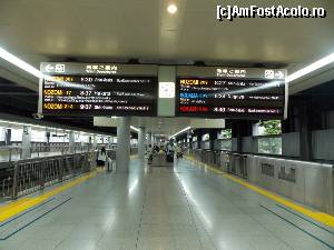[P01] Din stația Shinagawa din Tokyo am plecat spre Shin-Osaka. Se vad peroanele special amenajate pentru Shinkansen si trenul cu care am plecat, HIKARI, deja afisat.  » foto by mprofeanu
 - 
<span class="allrVoted glyphicon glyphicon-heart hidden" id="av674843"></span>
<a class="m-l-10 hidden" id="sv674843" onclick="voting_Foto_DelVot(,674843,19411)" role="button">șterge vot <span class="glyphicon glyphicon-remove"></span></a>
<a id="v9674843" class=" c-red"  onclick="voting_Foto_SetVot(674843)" role="button"><span class="glyphicon glyphicon-heart-empty"></span> <b>LIKE</b> = Votează poza</a> <img class="hidden"  id="f674843W9" src="/imagini/loader.gif" border="0" /><span class="AjErrMes hidden" id="e674843ErM"></span>