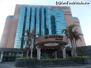 [P04] Intrarea in hotelul Le Meridien Mina Seyahi Beach Resort & Marina Dubai.  » foto by Dan Petrescu
 - 
<span class="allrVoted glyphicon glyphicon-heart hidden" id="av678440"></span>
<a class="m-l-10 hidden" id="sv678440" onclick="voting_Foto_DelVot(,678440,19463)" role="button">șterge vot <span class="glyphicon glyphicon-remove"></span></a>
<a id="v9678440" class=" c-red"  onclick="voting_Foto_SetVot(678440)" role="button"><span class="glyphicon glyphicon-heart-empty"></span> <b>LIKE</b> = Votează poza</a> <img class="hidden"  id="f678440W9" src="/imagini/loader.gif" border="0" /><span class="AjErrMes hidden" id="e678440ErM"></span>
