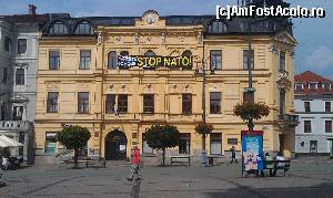 [P03] Sloganul de care aminteam în review din centrul vechi al orașului Banska Bystrica, Slovacia » foto by traian.leuca †
 - 
<span class="allrVoted glyphicon glyphicon-heart hidden" id="av680535"></span>
<a class="m-l-10 hidden" id="sv680535" onclick="voting_Foto_DelVot(,680535,19482)" role="button">șterge vot <span class="glyphicon glyphicon-remove"></span></a>
<a id="v9680535" class=" c-red"  onclick="voting_Foto_SetVot(680535)" role="button"><span class="glyphicon glyphicon-heart-empty"></span> <b>LIKE</b> = Votează poza</a> <img class="hidden"  id="f680535W9" src="/imagini/loader.gif" border="0" /><span class="AjErrMes hidden" id="e680535ErM"></span>