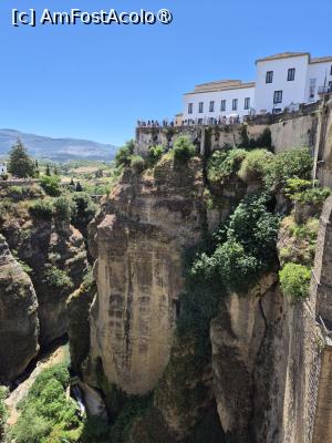 [P29] Ronda - vedere de pe terasa restaurantului Don Miguel » foto by ANILU
 - 
<span class="allrVoted glyphicon glyphicon-heart hidden" id="av1487518"></span>
<a class="m-l-10 hidden" id="sv1487518" onclick="voting_Foto_DelVot(,1487518,19508)" role="button">șterge vot <span class="glyphicon glyphicon-remove"></span></a>
<a id="v91487518" class=" c-red"  onclick="voting_Foto_SetVot(1487518)" role="button"><span class="glyphicon glyphicon-heart-empty"></span> <b>LIKE</b> = Votează poza</a> <img class="hidden"  id="f1487518W9" src="/imagini/loader.gif" border="0" /><span class="AjErrMes hidden" id="e1487518ErM"></span>