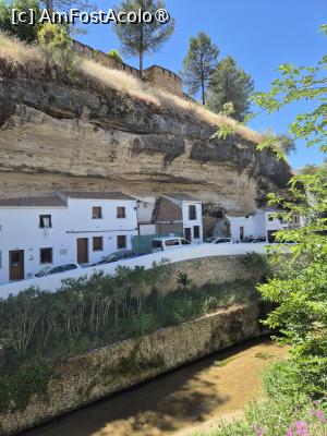 [P37] Setenil de las Bodegas - prin sat » foto by ANILU
 - 
<span class="allrVoted glyphicon glyphicon-heart hidden" id="av1487526"></span>
<a class="m-l-10 hidden" id="sv1487526" onclick="voting_Foto_DelVot(,1487526,19508)" role="button">șterge vot <span class="glyphicon glyphicon-remove"></span></a>
<a id="v91487526" class=" c-red"  onclick="voting_Foto_SetVot(1487526)" role="button"><span class="glyphicon glyphicon-heart-empty"></span> <b>LIKE</b> = Votează poza</a> <img class="hidden"  id="f1487526W9" src="/imagini/loader.gif" border="0" /><span class="AjErrMes hidden" id="e1487526ErM"></span>