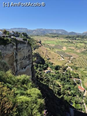 [P06] Ronda - vedere de sus din parc » foto by ANILU
 - 
<span class="allrVoted glyphicon glyphicon-heart hidden" id="av1487495"></span>
<a class="m-l-10 hidden" id="sv1487495" onclick="voting_Foto_DelVot(,1487495,19508)" role="button">șterge vot <span class="glyphicon glyphicon-remove"></span></a>
<a id="v91487495" class=" c-red"  onclick="voting_Foto_SetVot(1487495)" role="button"><span class="glyphicon glyphicon-heart-empty"></span> <b>LIKE</b> = Votează poza</a> <img class="hidden"  id="f1487495W9" src="/imagini/loader.gif" border="0" /><span class="AjErrMes hidden" id="e1487495ErM"></span>