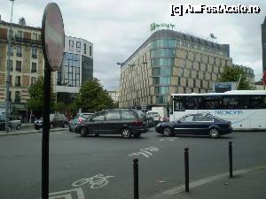[P01] Hotelul Holiday Inn Paris Porte de Clichy văzut de la intrarea noastră în interseție. » foto by Mihai18
 - 
<span class="allrVoted glyphicon glyphicon-heart hidden" id="av694316"></span>
<a class="m-l-10 hidden" id="sv694316" onclick="voting_Foto_DelVot(,694316,19680)" role="button">șterge vot <span class="glyphicon glyphicon-remove"></span></a>
<a id="v9694316" class=" c-red"  onclick="voting_Foto_SetVot(694316)" role="button"><span class="glyphicon glyphicon-heart-empty"></span> <b>LIKE</b> = Votează poza</a> <img class="hidden"  id="f694316W9" src="/imagini/loader.gif" border="0" /><span class="AjErrMes hidden" id="e694316ErM"></span>