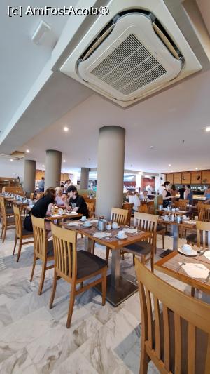 [P12] Restaurantul » foto by laura mihaela
 - 
<span class="allrVoted glyphicon glyphicon-heart hidden" id="av1537191"></span>
<a class="m-l-10 hidden" id="sv1537191" onclick="voting_Foto_DelVot(,1537191,19702)" role="button">șterge vot <span class="glyphicon glyphicon-remove"></span></a>
<a id="v91537191" class=" c-red"  onclick="voting_Foto_SetVot(1537191)" role="button"><span class="glyphicon glyphicon-heart-empty"></span> <b>LIKE</b> = Votează poza</a> <img class="hidden"  id="f1537191W9" src="/imagini/loader.gif" border="0" /><span class="AjErrMes hidden" id="e1537191ErM"></span>