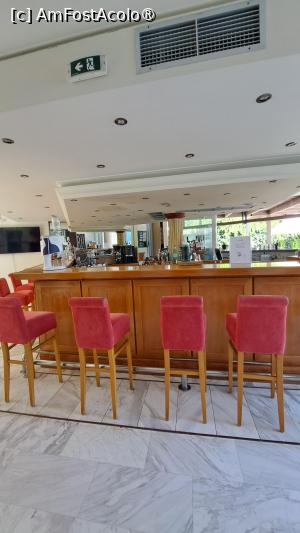 [P28] Barul de la hotel » foto by laura mihaela
 - 
<span class="allrVoted glyphicon glyphicon-heart hidden" id="av1537207"></span>
<a class="m-l-10 hidden" id="sv1537207" onclick="voting_Foto_DelVot(,1537207,19702)" role="button">șterge vot <span class="glyphicon glyphicon-remove"></span></a>
<a id="v91537207" class=" c-red"  onclick="voting_Foto_SetVot(1537207)" role="button"><span class="glyphicon glyphicon-heart-empty"></span> <b>LIKE</b> = Votează poza</a> <img class="hidden"  id="f1537207W9" src="/imagini/loader.gif" border="0" /><span class="AjErrMes hidden" id="e1537207ErM"></span>