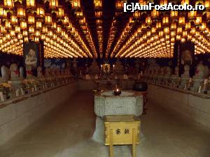 [P57] Miyajima, Templul Daisho-in, interior peștera Henjo-kutsu cu cele 88 icoane budhiste, altar și felinare » foto by mprofeanu
 - 
<span class="allrVoted glyphicon glyphicon-heart hidden" id="av696805"></span>
<a class="m-l-10 hidden" id="sv696805" onclick="voting_Foto_DelVot(,696805,19733)" role="button">șterge vot <span class="glyphicon glyphicon-remove"></span></a>
<a id="v9696805" class=" c-red"  onclick="voting_Foto_SetVot(696805)" role="button"><span class="glyphicon glyphicon-heart-empty"></span> <b>LIKE</b> = Votează poza</a> <img class="hidden"  id="f696805W9" src="/imagini/loader.gif" border="0" /><span class="AjErrMes hidden" id="e696805ErM"></span>