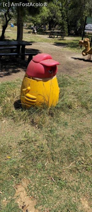 [P20] 20. Dar acesta este un coș de gunoi. » foto by msnd
 - 
<span class="allrVoted glyphicon glyphicon-heart hidden" id="av1503778"></span>
<a class="m-l-10 hidden" id="sv1503778" onclick="voting_Foto_DelVot(,1503778,19760)" role="button">șterge vot <span class="glyphicon glyphicon-remove"></span></a>
<a id="v91503778" class=" c-red"  onclick="voting_Foto_SetVot(1503778)" role="button"><span class="glyphicon glyphicon-heart-empty"></span> <b>LIKE</b> = Votează poza</a> <img class="hidden"  id="f1503778W9" src="/imagini/loader.gif" border="0" /><span class="AjErrMes hidden" id="e1503778ErM"></span>