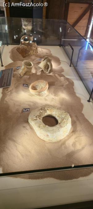 [P33] 33. Resturi de recipiente ceva mai recente, datate secolele XVI - XIX. » foto by msnd
 - 
<span class="allrVoted glyphicon glyphicon-heart hidden" id="av1503791"></span>
<a class="m-l-10 hidden" id="sv1503791" onclick="voting_Foto_DelVot(,1503791,19760)" role="button">șterge vot <span class="glyphicon glyphicon-remove"></span></a>
<a id="v91503791" class=" c-red"  onclick="voting_Foto_SetVot(1503791)" role="button"><span class="glyphicon glyphicon-heart-empty"></span> <b>LIKE</b> = Votează poza</a> <img class="hidden"  id="f1503791W9" src="/imagini/loader.gif" border="0" /><span class="AjErrMes hidden" id="e1503791ErM"></span>