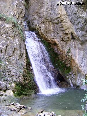 [P01] Baile Romane-Cetea. Cascada de la baza si scara pe care se poate urca in chei, mai departe » foto by Testosu'
 - 
<span class="allrVoted glyphicon glyphicon-heart hidden" id="av645779"></span>
<a class="m-l-10 hidden" id="sv645779" onclick="voting_Foto_DelVot(,645779,19767)" role="button">șterge vot <span class="glyphicon glyphicon-remove"></span></a>
<a id="v9645779" class=" c-red"  onclick="voting_Foto_SetVot(645779)" role="button"><span class="glyphicon glyphicon-heart-empty"></span> <b>LIKE</b> = Votează poza</a> <img class="hidden"  id="f645779W9" src="/imagini/loader.gif" border="0" /><span class="AjErrMes hidden" id="e645779ErM"></span>