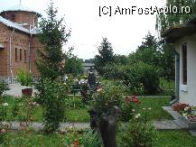 P03 [JUL-2010] Manastirea Pissiota - primii pasi  facuti in curte