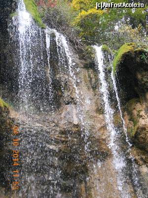P24 [OCT-2014] Cascada Pisoaia minune a naturii