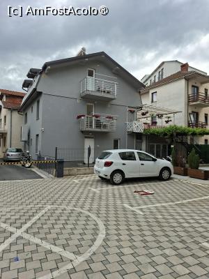 [P03] Ohrid, Clădirea Apartamentelor Naumovski, Curtea interioară amenajată ca Parcare generoasă » foto by mprofeanu
 - 
<span class="allrVoted glyphicon glyphicon-heart hidden" id="av1538500"></span>
<a class="m-l-10 hidden" id="sv1538500" onclick="voting_Foto_DelVot(,1538500,19791)" role="button">șterge vot <span class="glyphicon glyphicon-remove"></span></a>
<a id="v91538500" class=" c-red"  onclick="voting_Foto_SetVot(1538500)" role="button"><span class="glyphicon glyphicon-heart-empty"></span> <b>LIKE</b> = Votează poza</a> <img class="hidden"  id="f1538500W9" src="/imagini/loader.gif" border="0" /><span class="AjErrMes hidden" id="e1538500ErM"></span>