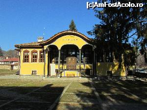 [P34] Scoala veche, Koprivshtitsa » foto by Testosu'
 - 
<span class="allrVoted glyphicon glyphicon-heart hidden" id="av703050"></span>
<a class="m-l-10 hidden" id="sv703050" onclick="voting_Foto_DelVot(,703050,19795)" role="button">șterge vot <span class="glyphicon glyphicon-remove"></span></a>
<a id="v9703050" class=" c-red"  onclick="voting_Foto_SetVot(703050)" role="button"><span class="glyphicon glyphicon-heart-empty"></span> <b>LIKE</b> = Votează poza</a> <img class="hidden"  id="f703050W9" src="/imagini/loader.gif" border="0" /><span class="AjErrMes hidden" id="e703050ErM"></span>