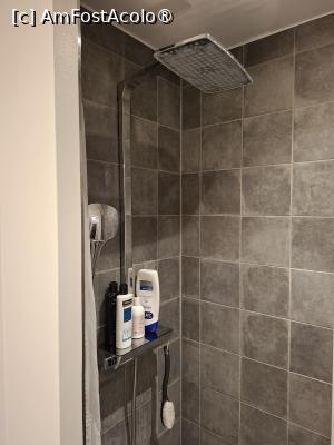 [P20] Copenhaga, Sundevedsgade 23, „Lovely apartment”, Baia cu duș mobil și duș fix în cabină » foto by mprofeanu
 - 
<span class="allrVoted glyphicon glyphicon-heart hidden" id="av1506748"></span>
<a class="m-l-10 hidden" id="sv1506748" onclick="voting_Foto_DelVot(,1506748,19884)" role="button">șterge vot <span class="glyphicon glyphicon-remove"></span></a>
<a id="v91506748" class=" c-red"  onclick="voting_Foto_SetVot(1506748)" role="button"><span class="glyphicon glyphicon-heart-empty"></span> <b>LIKE</b> = Votează poza</a> <img class="hidden"  id="f1506748W9" src="/imagini/loader.gif" border="0" /><span class="AjErrMes hidden" id="e1506748ErM"></span>