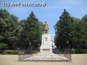 [P33] Statuia lui Ioan Movilă, omul care a pus bazele stațiunii Eforie Sud în anul 1899.  » foto by Floryn81
 - 
<span class="allrVoted glyphicon glyphicon-heart hidden" id="av790687"></span>
<a class="m-l-10 hidden" id="sv790687" onclick="voting_Foto_DelVot(,790687,19965)" role="button">șterge vot <span class="glyphicon glyphicon-remove"></span></a>
<a id="v9790687" class=" c-red"  onclick="voting_Foto_SetVot(790687)" role="button"><span class="glyphicon glyphicon-heart-empty"></span> <b>LIKE</b> = Votează poza</a> <img class="hidden"  id="f790687W9" src="/imagini/loader.gif" border="0" /><span class="AjErrMes hidden" id="e790687ErM"></span>