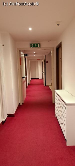 [P30] Hotel Re Enzo, pe palierul etajului al patrulea » foto by irinad
 - 
<span class="allrVoted glyphicon glyphicon-heart hidden" id="av1519915"></span>
<a class="m-l-10 hidden" id="sv1519915" onclick="voting_Foto_DelVot(,1519915,19987)" role="button">șterge vot <span class="glyphicon glyphicon-remove"></span></a>
<a id="v91519915" class=" c-red"  onclick="voting_Foto_SetVot(1519915)" role="button"><span class="glyphicon glyphicon-heart-empty"></span> <b>LIKE</b> = Votează poza</a> <img class="hidden"  id="f1519915W9" src="/imagini/loader.gif" border="0" /><span class="AjErrMes hidden" id="e1519915ErM"></span>