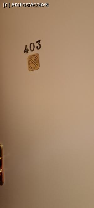 [P31] Hotel Re Enzo, pe palierul etajului al patrulea, ușa camerei noastre » foto by irinad
 - 
<span class="allrVoted glyphicon glyphicon-heart hidden" id="av1519916"></span>
<a class="m-l-10 hidden" id="sv1519916" onclick="voting_Foto_DelVot(,1519916,19987)" role="button">șterge vot <span class="glyphicon glyphicon-remove"></span></a>
<a id="v91519916" class=" c-red"  onclick="voting_Foto_SetVot(1519916)" role="button"><span class="glyphicon glyphicon-heart-empty"></span> <b>LIKE</b> = Votează poza</a> <img class="hidden"  id="f1519916W9" src="/imagini/loader.gif" border="0" /><span class="AjErrMes hidden" id="e1519916ErM"></span>