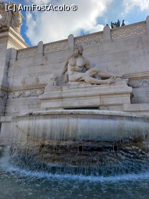 [P20] Tireniana la Vittoriano. Cam buimacă. » foto by BristenaBrad
 - 
<span class="allrVoted glyphicon glyphicon-heart hidden" id="av1505586"></span>
<a class="m-l-10 hidden" id="sv1505586" onclick="voting_Foto_DelVot(,1505586,20021)" role="button">șterge vot <span class="glyphicon glyphicon-remove"></span></a>
<a id="v91505586" class=" c-red"  onclick="voting_Foto_SetVot(1505586)" role="button"><span class="glyphicon glyphicon-heart-empty"></span> <b>LIKE</b> = Votează poza</a> <img class="hidden"  id="f1505586W9" src="/imagini/loader.gif" border="0" /><span class="AjErrMes hidden" id="e1505586ErM"></span>