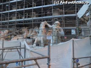 [P01] Fontana di Trevi in plina renovare » foto by neenee
 - 
<span class="allrVoted glyphicon glyphicon-heart hidden" id="av593719"></span>
<a class="m-l-10 hidden" id="sv593719" onclick="voting_Foto_DelVot(,593719,20021)" role="button">șterge vot <span class="glyphicon glyphicon-remove"></span></a>
<a id="v9593719" class=" c-red"  onclick="voting_Foto_SetVot(593719)" role="button"><span class="glyphicon glyphicon-heart-empty"></span> <b>LIKE</b> = Votează poza</a> <img class="hidden"  id="f593719W9" src="/imagini/loader.gif" border="0" /><span class="AjErrMes hidden" id="e593719ErM"></span>