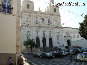 P08 [JUN-2013] Biserica Vicente de Fora -fatada si doi localnici