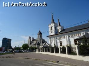 [P02] Catedrala „Înălțării Domnului” (în planul secund) și Catedala „Sf. Nicolae” - Bacău.  » foto by tata123 🔱
 - 
<span class="allrVoted glyphicon glyphicon-heart hidden" id="av964907"></span>
<a class="m-l-10 hidden" id="sv964907" onclick="voting_Foto_DelVot(,964907,20077)" role="button">șterge vot <span class="glyphicon glyphicon-remove"></span></a>
<a id="v9964907" class=" c-red"  onclick="voting_Foto_SetVot(964907)" role="button"><span class="glyphicon glyphicon-heart-empty"></span> <b>LIKE</b> = Votează poza</a> <img class="hidden"  id="f964907W9" src="/imagini/loader.gif" border="0" /><span class="AjErrMes hidden" id="e964907ErM"></span>