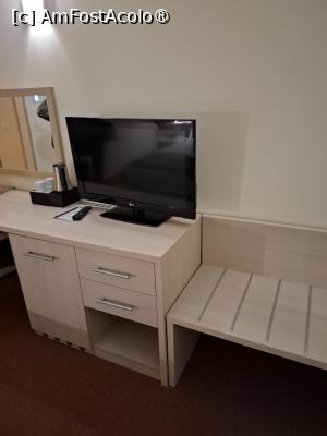 [P10] Hotel Savoy Timisoara- camera 112 » foto by zlatna
 - 
<span class="allrVoted glyphicon glyphicon-heart hidden" id="av1510735"></span>
<a class="m-l-10 hidden" id="sv1510735" onclick="voting_Foto_DelVot(,1510735,20115)" role="button">șterge vot <span class="glyphicon glyphicon-remove"></span></a>
<a id="v91510735" class=" c-red"  onclick="voting_Foto_SetVot(1510735)" role="button"><span class="glyphicon glyphicon-heart-empty"></span> <b>LIKE</b> = Votează poza</a> <img class="hidden"  id="f1510735W9" src="/imagini/loader.gif" border="0" /><span class="AjErrMes hidden" id="e1510735ErM"></span>