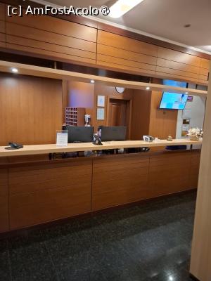 [P03] Hotel Savoy Timisoara - receptia » foto by zlatna
 - 
<span class="allrVoted glyphicon glyphicon-heart hidden" id="av1510728"></span>
<a class="m-l-10 hidden" id="sv1510728" onclick="voting_Foto_DelVot(,1510728,20115)" role="button">șterge vot <span class="glyphicon glyphicon-remove"></span></a>
<a id="v91510728" class=" c-red"  onclick="voting_Foto_SetVot(1510728)" role="button"><span class="glyphicon glyphicon-heart-empty"></span> <b>LIKE</b> = Votează poza</a> <img class="hidden"  id="f1510728W9" src="/imagini/loader.gif" border="0" /><span class="AjErrMes hidden" id="e1510728ErM"></span>