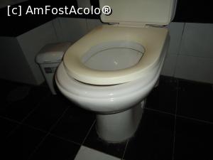 [P01] asa arata un vas WC la hotel Themis care se considera a fi 4 * » foto by danabotas
 - 
<span class="allrVoted glyphicon glyphicon-heart hidden" id="av785945"></span>
<a class="m-l-10 hidden" id="sv785945" onclick="voting_Foto_DelVot(,785945,20128)" role="button">șterge vot <span class="glyphicon glyphicon-remove"></span></a>
<a id="v9785945" class=" c-red"  onclick="voting_Foto_SetVot(785945)" role="button"><span class="glyphicon glyphicon-heart-empty"></span> <b>LIKE</b> = Votează poza</a> <img class="hidden"  id="f785945W9" src="/imagini/loader.gif" border="0" /><span class="AjErrMes hidden" id="e785945ErM"></span>