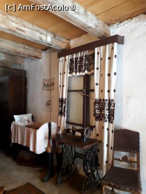 [P13] Biserica Evanghelica Fortificata Harman. Obiecte din vechiul muzeu etnografic. » foto by Floria
 - 
<span class="allrVoted glyphicon glyphicon-heart hidden" id="av1487599"></span>
<a class="m-l-10 hidden" id="sv1487599" onclick="voting_Foto_DelVot(,1487599,20177)" role="button">șterge vot <span class="glyphicon glyphicon-remove"></span></a>
<a id="v91487599" class=" c-red"  onclick="voting_Foto_SetVot(1487599)" role="button"><span class="glyphicon glyphicon-heart-empty"></span> <b>LIKE</b> = Votează poza</a> <img class="hidden"  id="f1487599W9" src="/imagini/loader.gif" border="0" /><span class="AjErrMes hidden" id="e1487599ErM"></span>