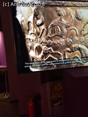 [P12] Detaliu decoraţiuni pe coiful de la Coţofenesti » foto by Michi
 - 
<span class="allrVoted glyphicon glyphicon-heart hidden" id="av1526084"></span>
<a class="m-l-10 hidden" id="sv1526084" onclick="voting_Foto_DelVot(,1526084,20188)" role="button">șterge vot <span class="glyphicon glyphicon-remove"></span></a>
<a id="v91526084" class=" c-red"  onclick="voting_Foto_SetVot(1526084)" role="button"><span class="glyphicon glyphicon-heart-empty"></span> <b>LIKE</b> = Votează poza</a> <img class="hidden"  id="f1526084W9" src="/imagini/loader.gif" border="0" /><span class="AjErrMes hidden" id="e1526084ErM"></span>